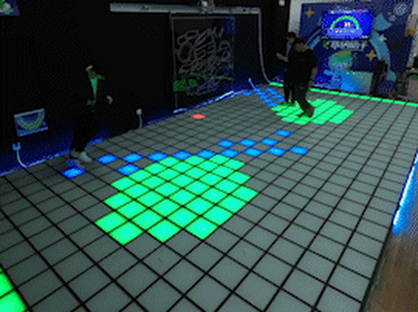 新游戏上线丨跃动起来，实现一户一个“宇航员”！